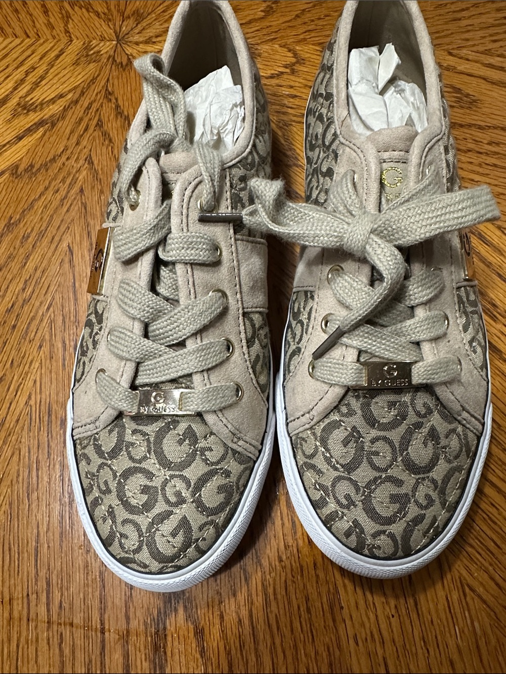 GUESS Beige Logo-Print Lace-Up Women's Sneakers with Gold Accents